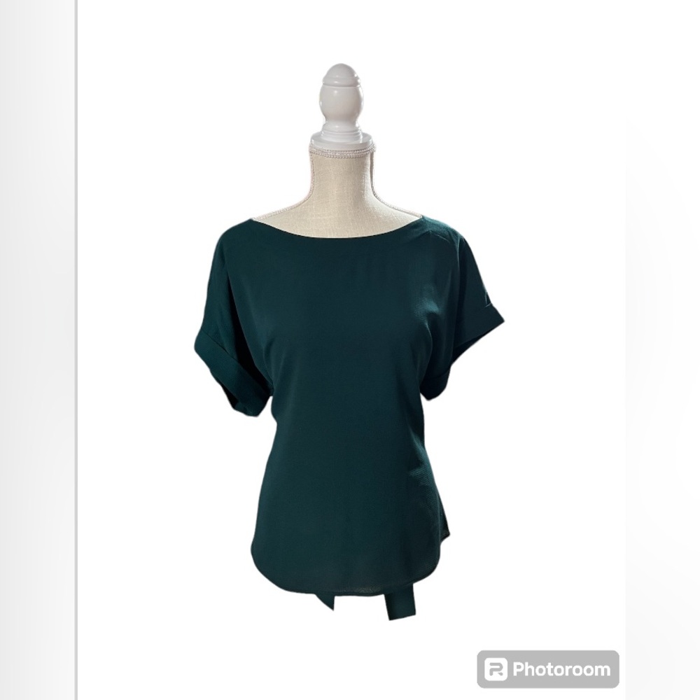 West Kei dressy top. Short sleeve.
